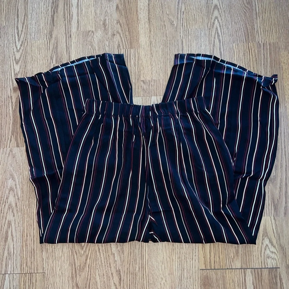 Wide Leg Pants - Picture 3 of 4